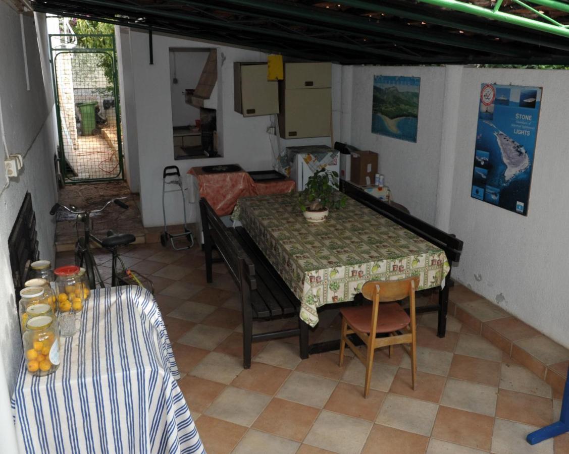 Apartments Valerija Supetar Extérieur photo