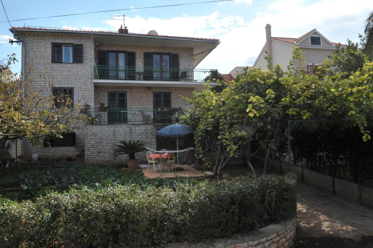 Apartments Valerija Supetar Extérieur photo